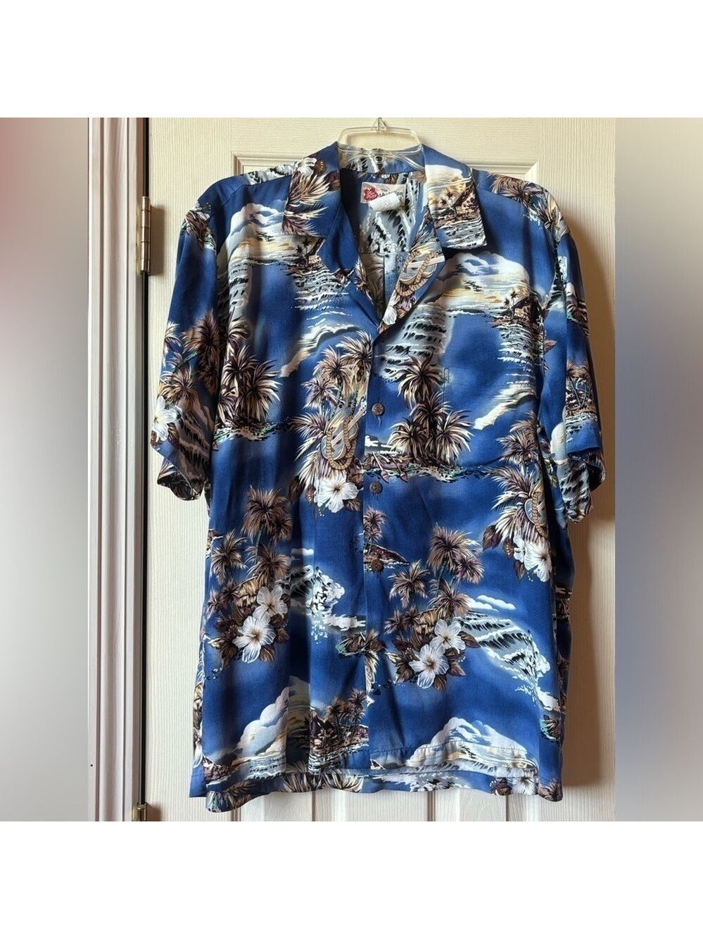 Men’s Vintage Hilo Hattie The Original Hawaiian. Sz L. Tropical Print on Blue